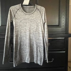 Lululemon Swiftly Tech Long Sleeve Shirt, Slim Fit Size 8